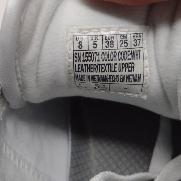 Skechers L.A. Gear Women's Hot Shots Low Sneakers - Picture 14 of 16